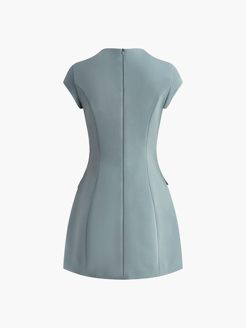 Beautifully Finished Dress in a Timeless Design