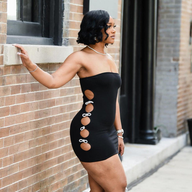 Beautifully Finished Dress in a Timeless Design