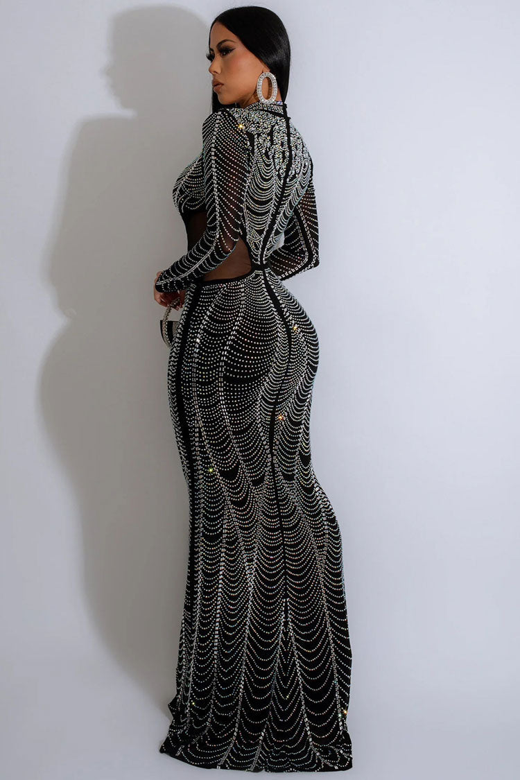 Beautifully Finished Dress in a Timeless Design