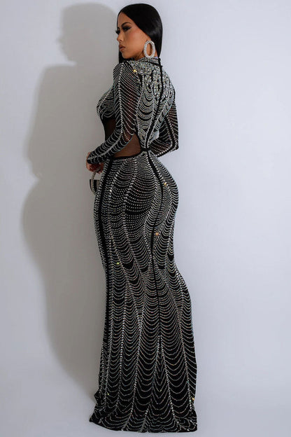 Beautifully Finished Dress in a Timeless Design