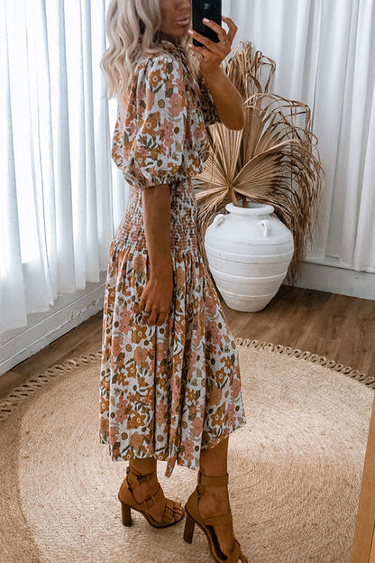 Classic Vintage Dress with a Flattering Fit
