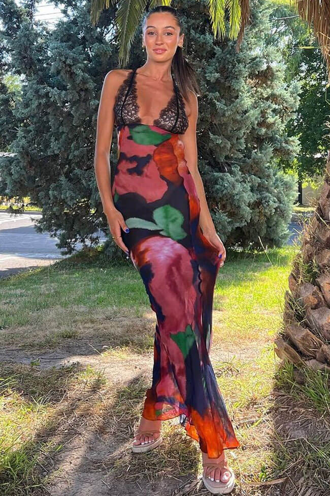Classic Vintage Dress with a Flattering Fit