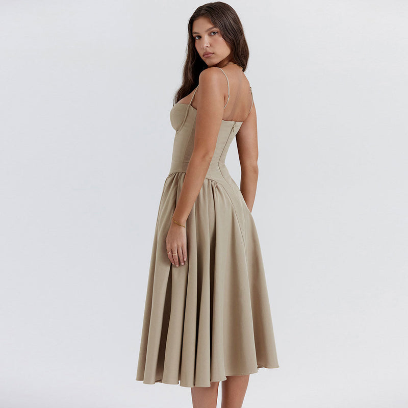 Well Tailored Dress with a Graceful Silhouette