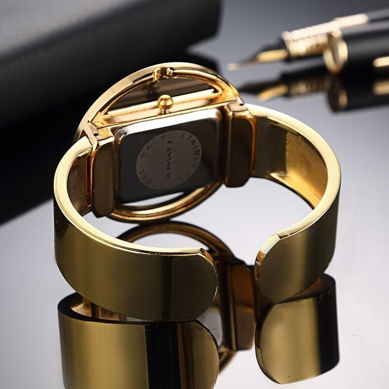 Beautiful Gold Bracelet with Unique Style