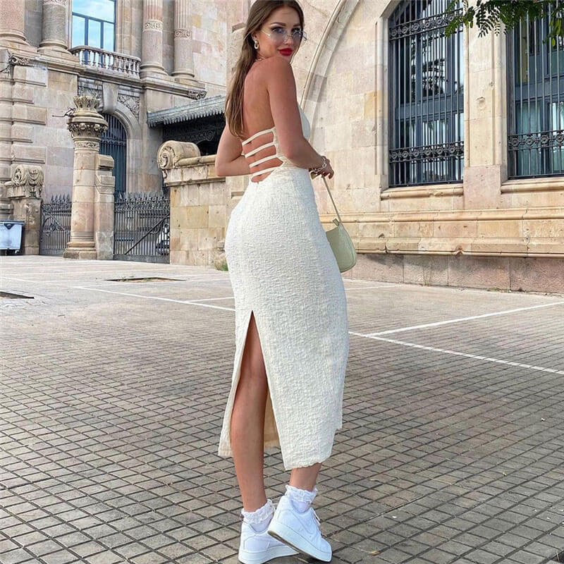 Beautifully Finished Dress in a Timeless Design