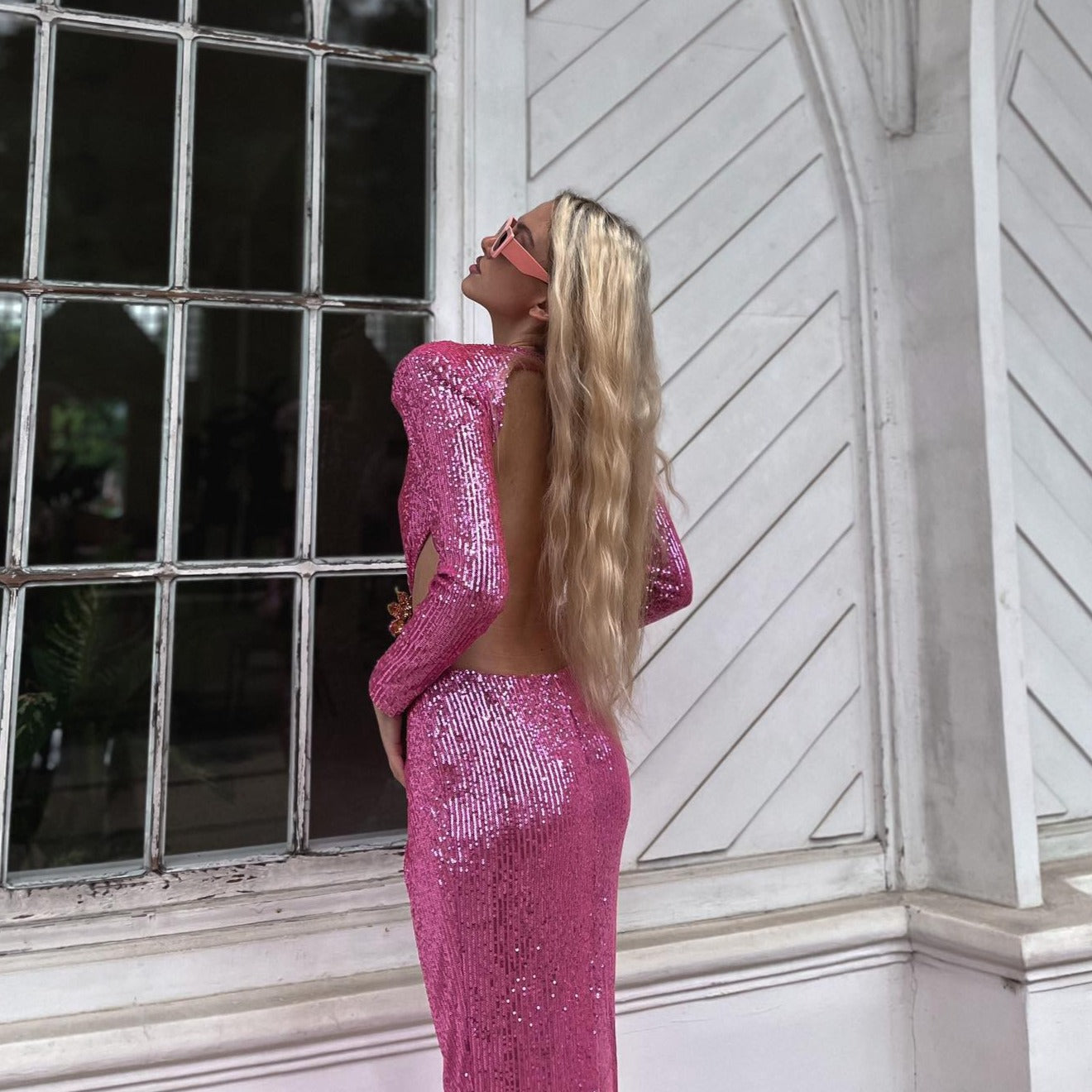 Beautifully Finished Dress in a Timeless Design