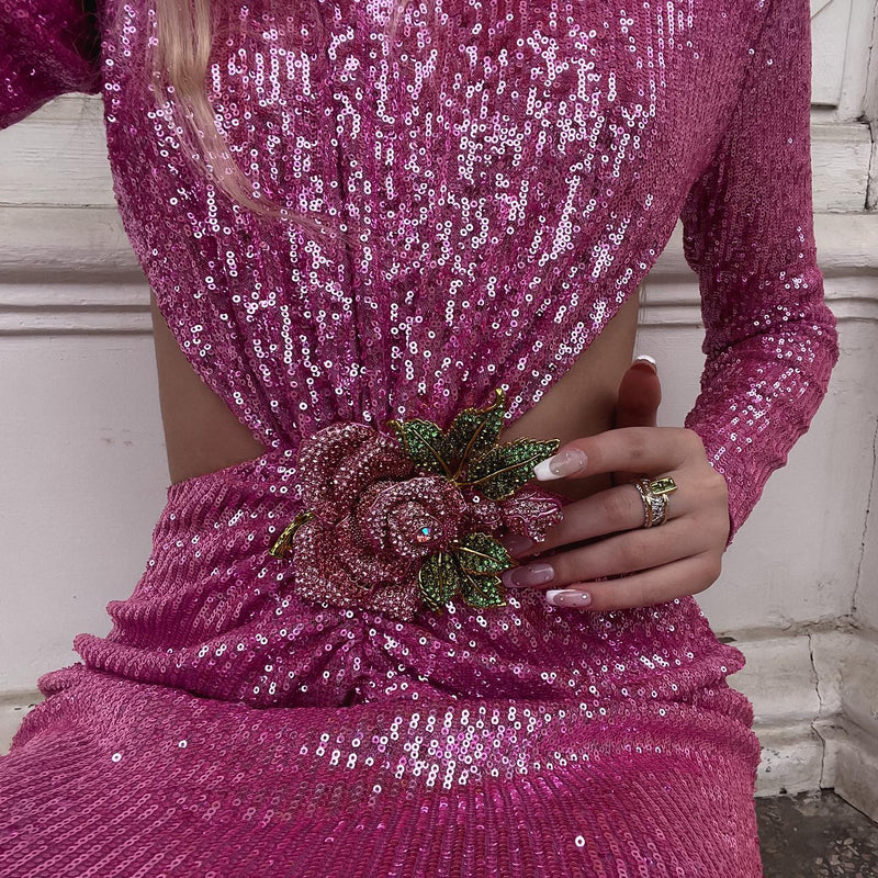 Beautifully Finished Dress in a Timeless Design