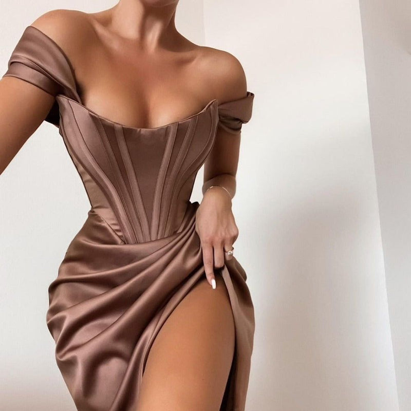 Effortlessly Elegant Dress with a Timeless Design